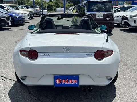 Mazda MX-5 (Roadster)