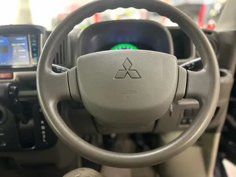 Mitsubishi Minicab Van