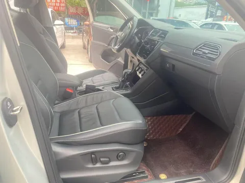 Volkswagen Tiguan L