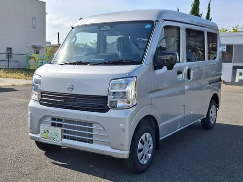 Nissan Clipper Van