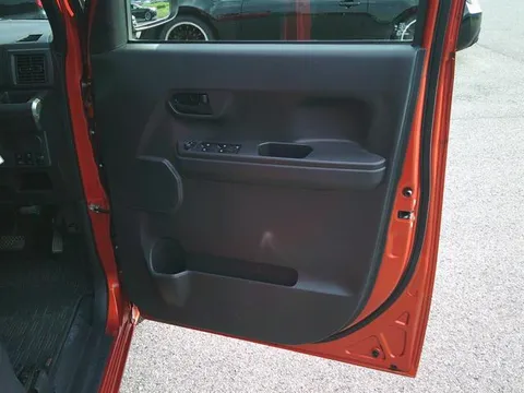 Toyota Pixis Mega