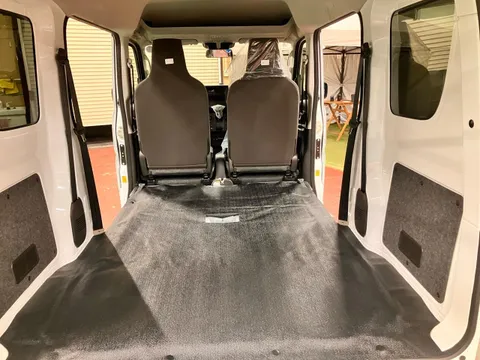 Nissan Clipper Van