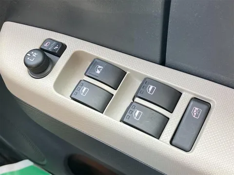 Daihatsu Mira Tocot