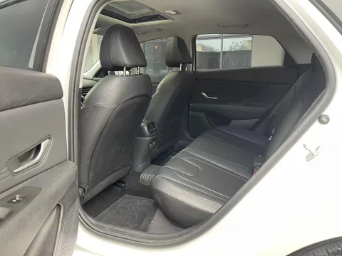 Hyundai Elantra (Avante)