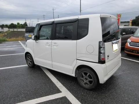 Honda N-BOX Custom