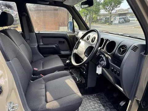 Daihatsu Naked