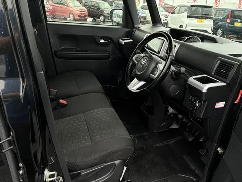 Toyota Pixis Mega
