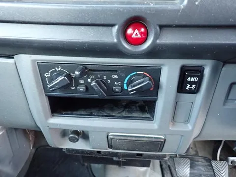 Mitsubishi Minicab Van