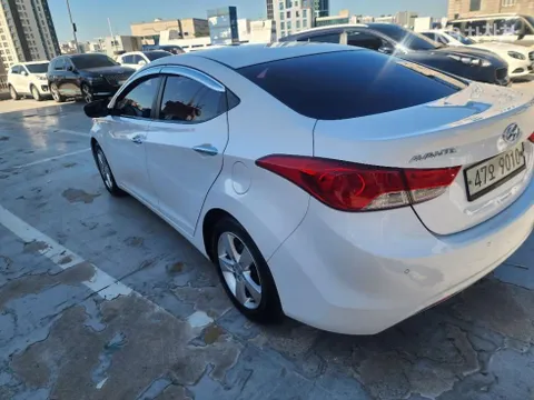 Hyundai Elantra (Avante)