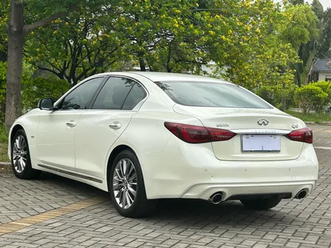 Infiniti Q50L