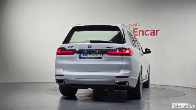 BMW X7