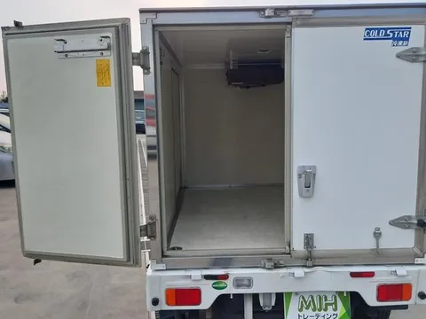 Mazda Scrum Truck