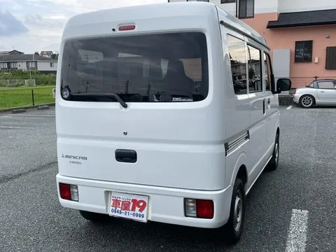 Mitsubishi Minicab Van