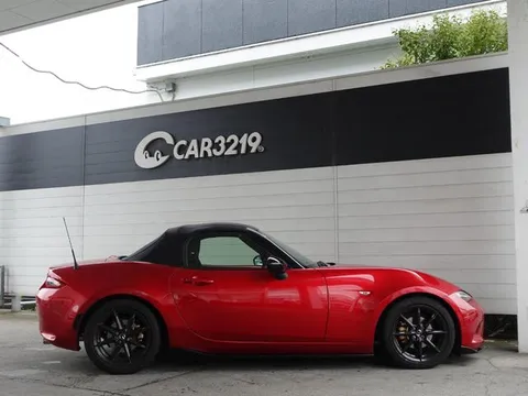 Mazda MX-5 (Roadster)