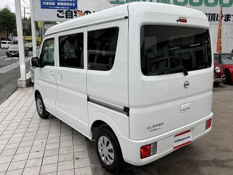 Nissan Clipper Van