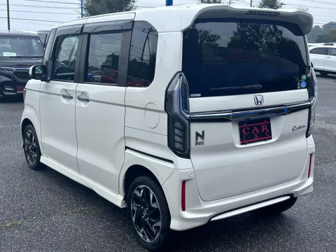 Honda N-BOX Custom