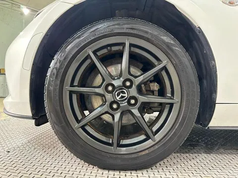 Mazda MX-5 (Roadster)