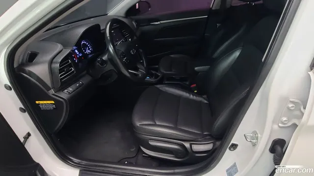 Hyundai Elantra (Avante)