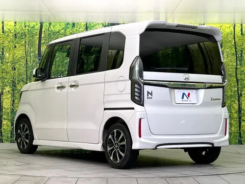 Honda N-BOX Custom