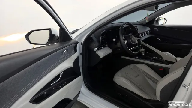 Hyundai Elantra (Avante)