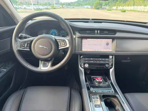 Jaguar XFL