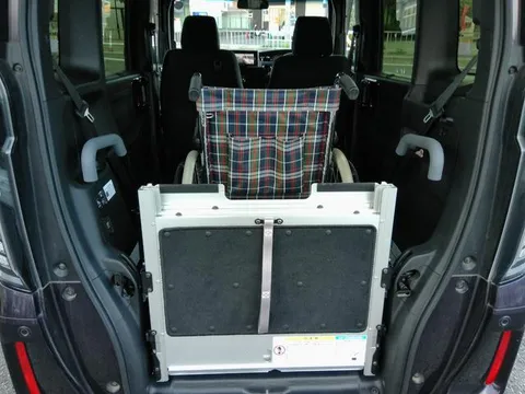 Honda N-BOX Custom