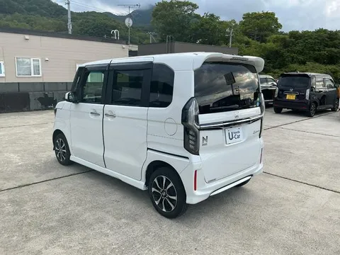 Honda N-BOX Custom