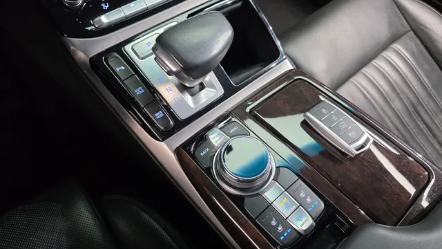 Genesis G90 (EQ900)