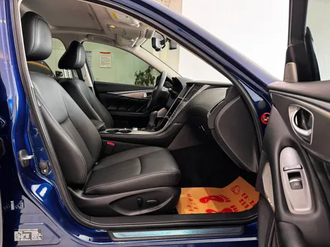 Infiniti Q50L