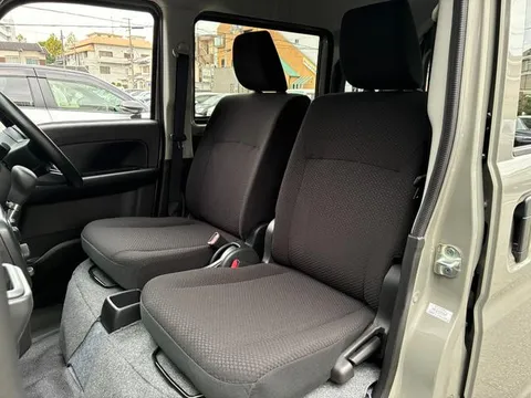 Nissan Clipper Van