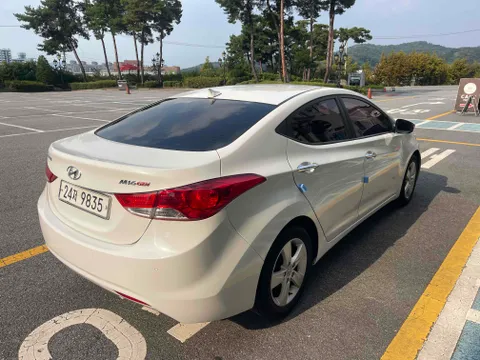 Hyundai Elantra (Avante)