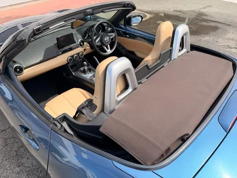 Mazda MX-5 (Roadster)