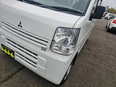 Mitsubishi Minicab Van