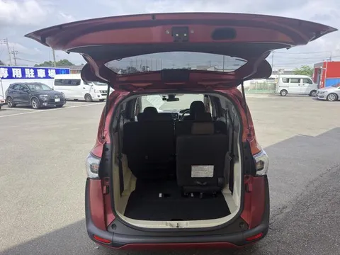 Toyota Sienta