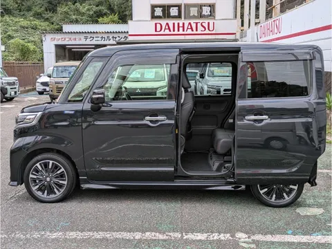 Suzuki Spacia Custom