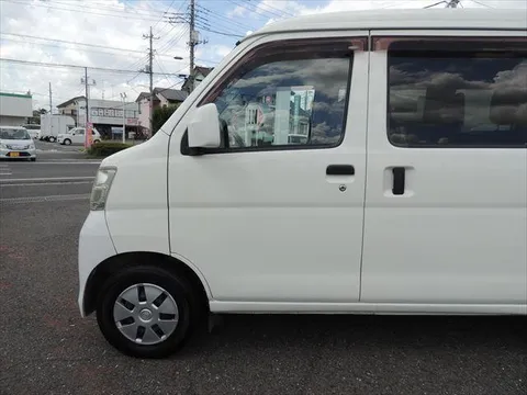 Toyota Pixis Van