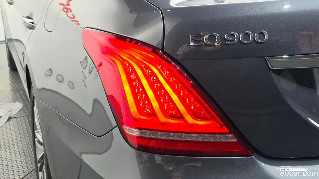 Genesis G90 (EQ900)