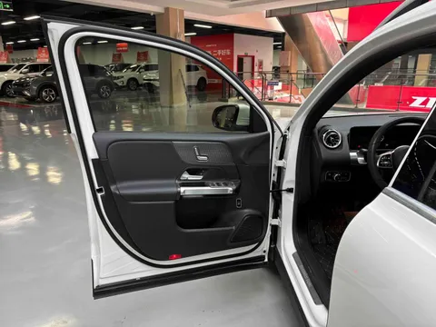 Mercedes-Benz Mercedes-Benz GLB