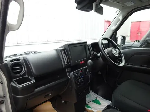 Nissan Clipper Van