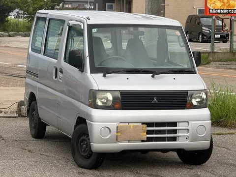 Mitsubishi Minicab Van