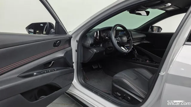 Hyundai Elantra (Avante)