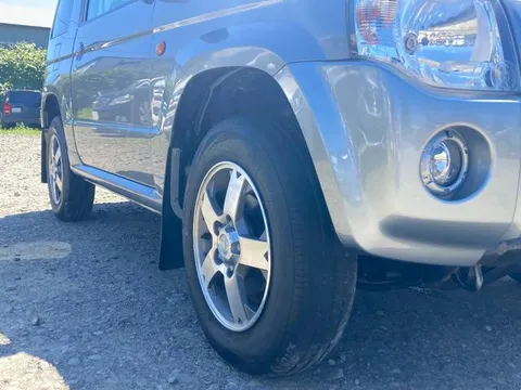 Nissan KIX