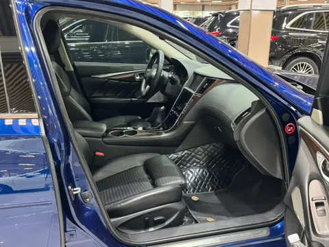Infiniti Q50L