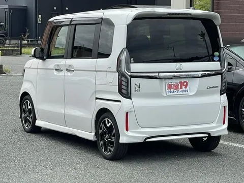 Honda N-BOX Custom