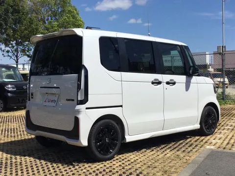 Honda N-BOX Custom