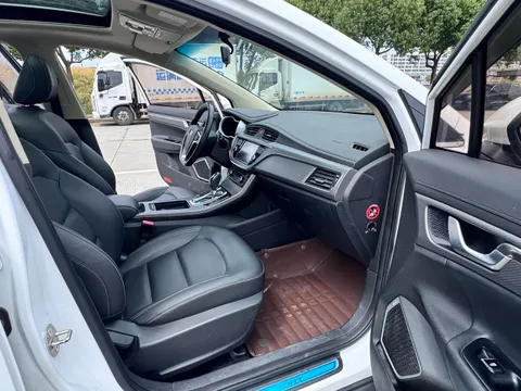 Geely Emgrand GS