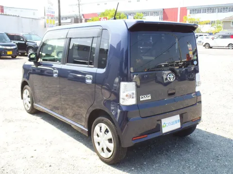 Toyota Pixis Space
