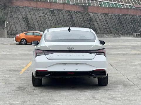 Hyundai Elantra (Avante)