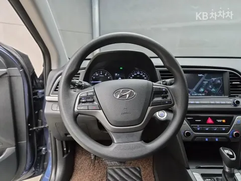 Hyundai Elantra (Avante)