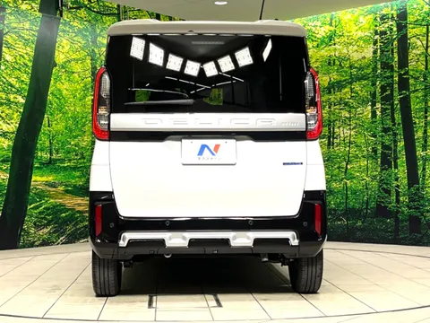 Mitsubishi Delica Mini